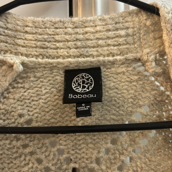 Beige long sweater size medium gently used - Picture 7 of 7